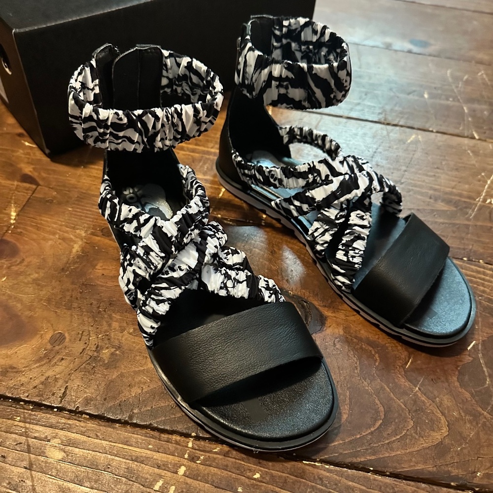 Sorel Ella II Ankle Strap Black and White Brand New Without Box